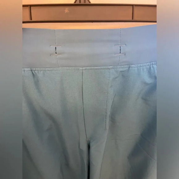 Lululemon T.H.E Short Linerless Blue Size Medium - Picture 6 of 9